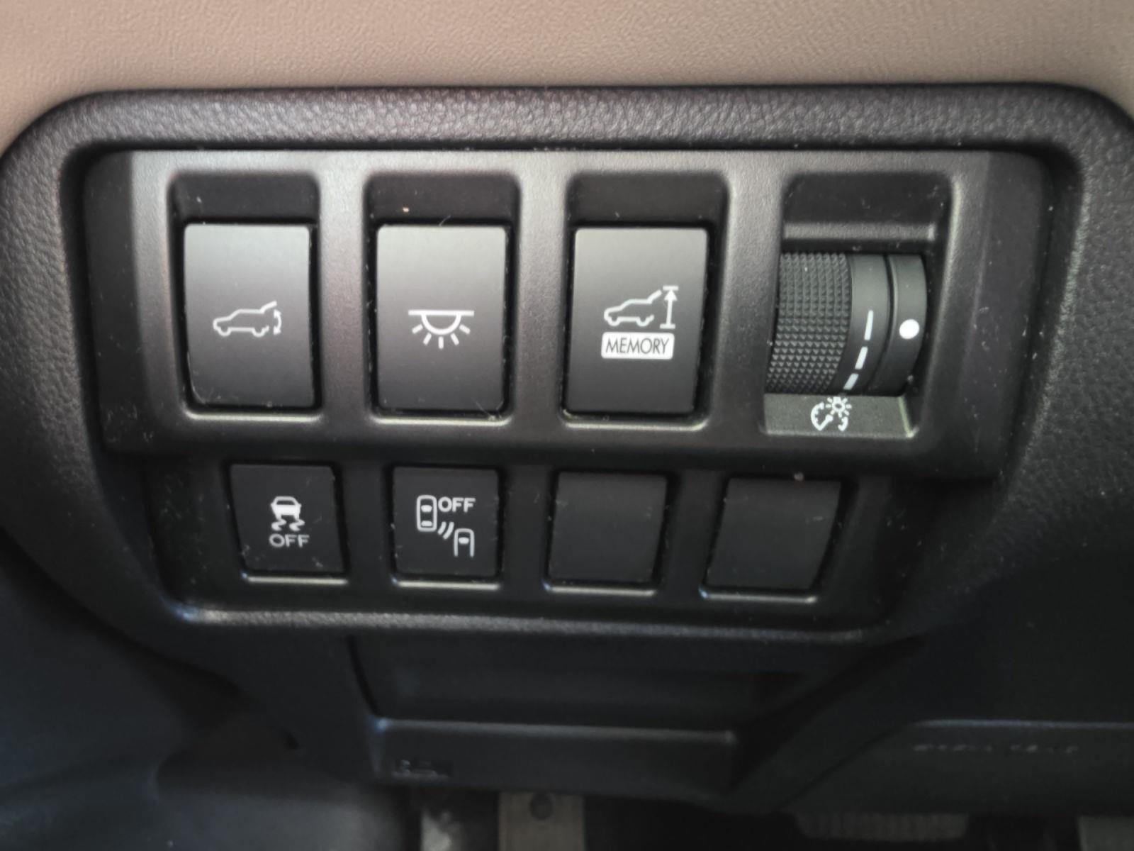 Used 2022 Crystal White Pearl Subaru Touring image 37