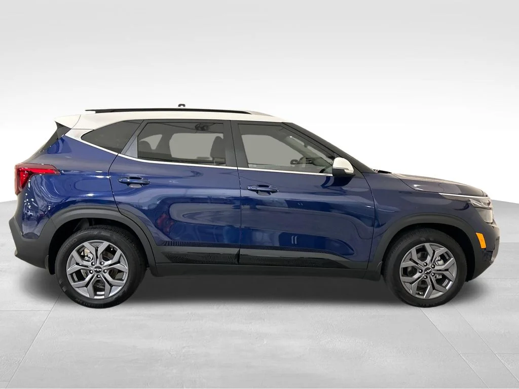 Used 2024 Blue Kia S image 7