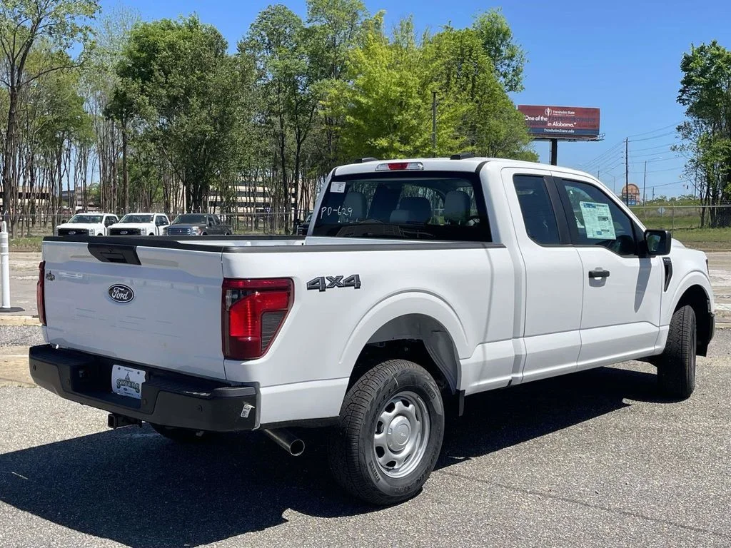 New 2026 Oxford White Ford XL image 3