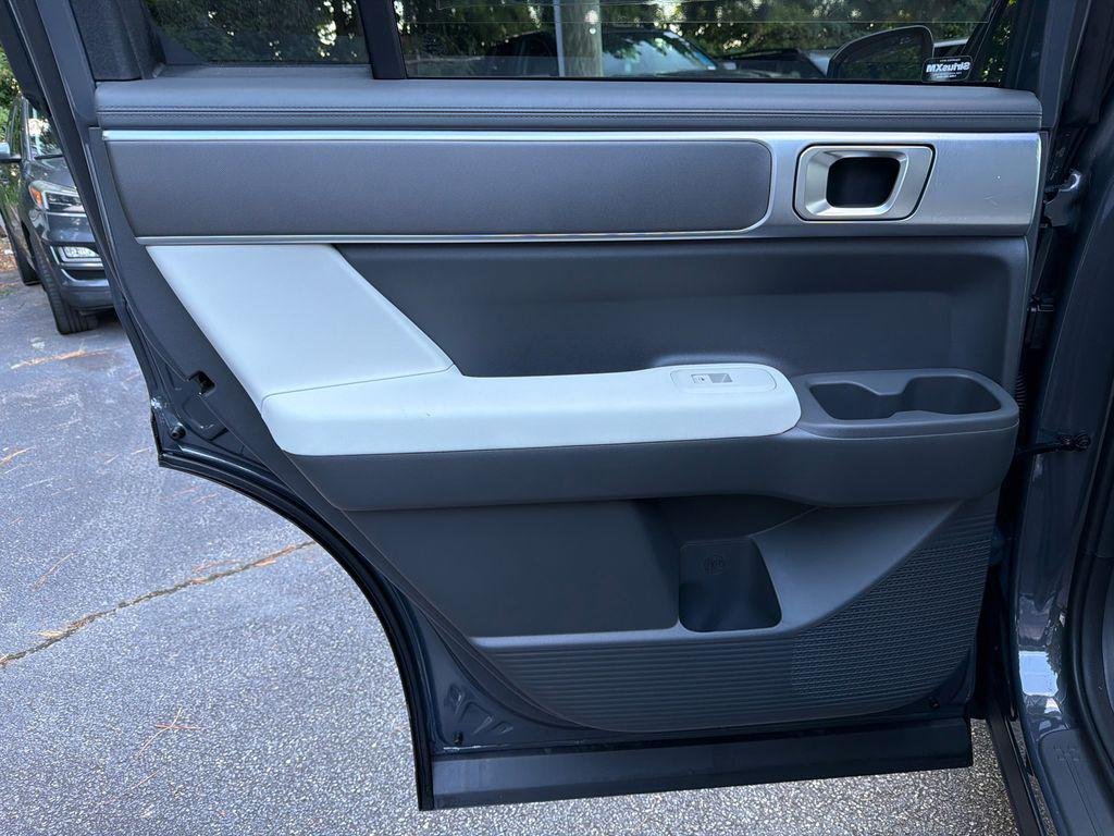 New 2027 Gray Hyundai SE FWD image 22