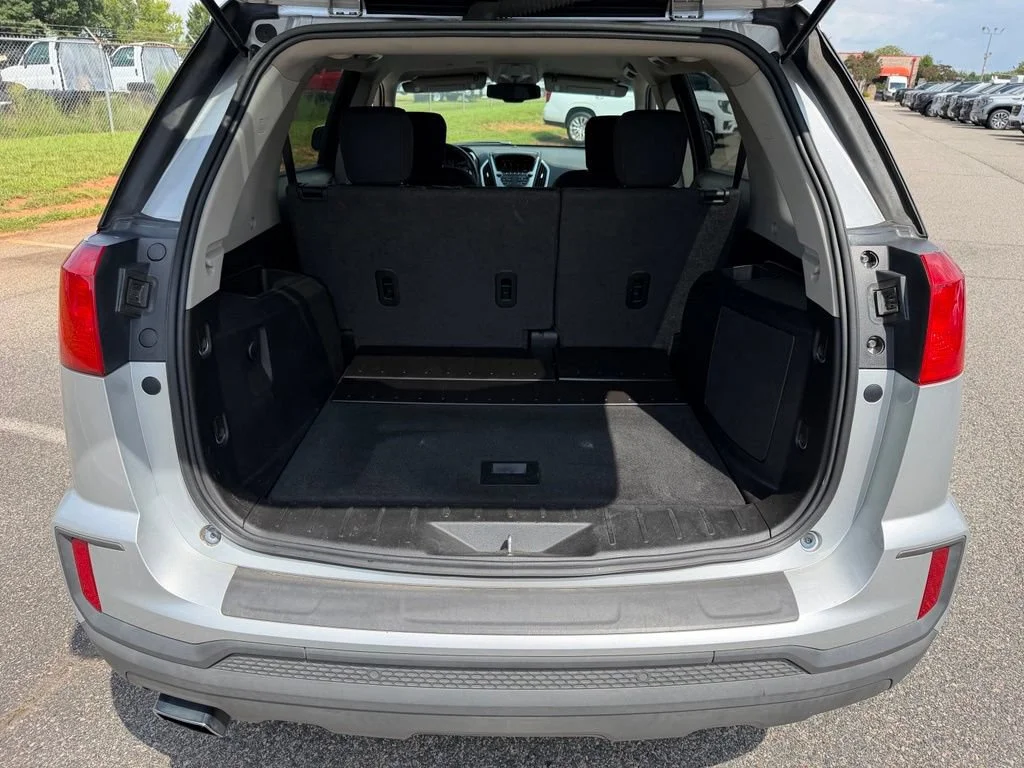 Used 2017 QUICKSILVER METALLIC GMC SLE image 28