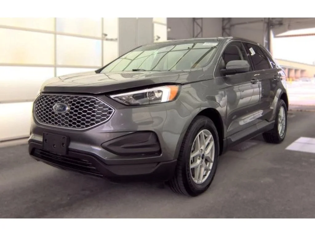 Used 2023 Carbonized Gray Metallic Ford SEL image 1