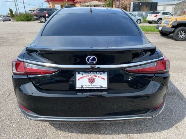 Used 2021 Black Lexus 300h Luxury image 5