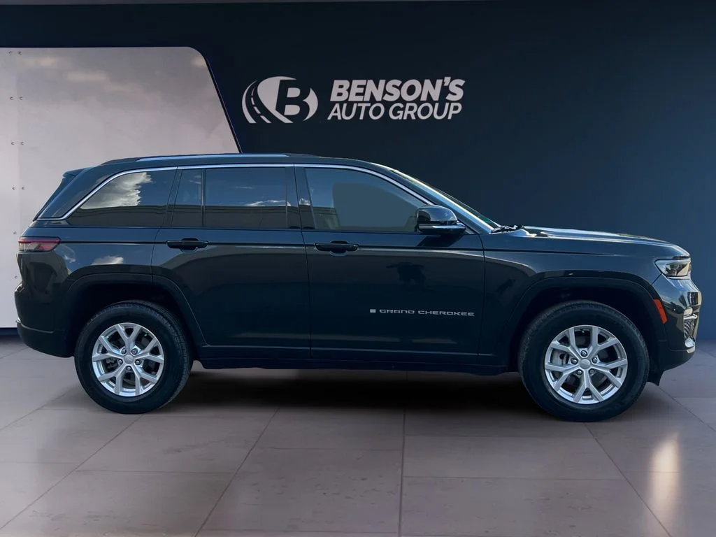 Used 2023 Brown Jeep Limited image 6