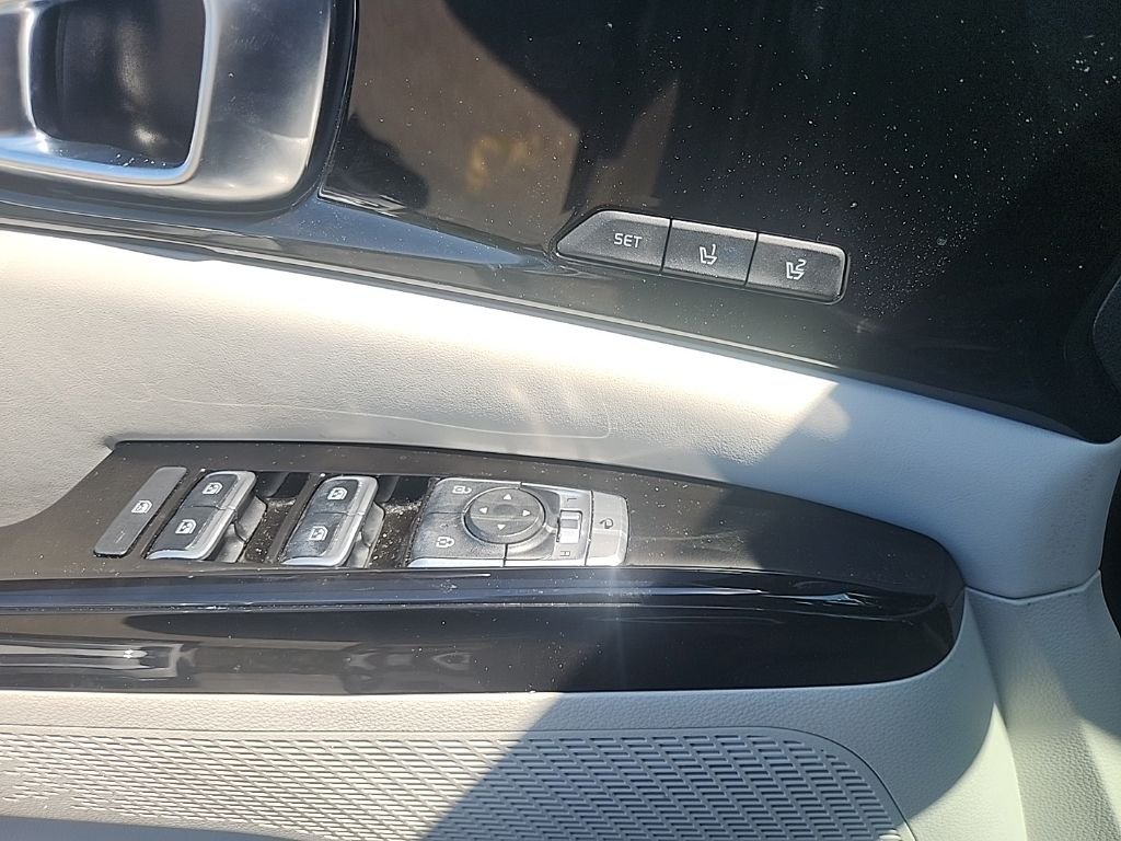 Used 2024 Black Kia SX image 24