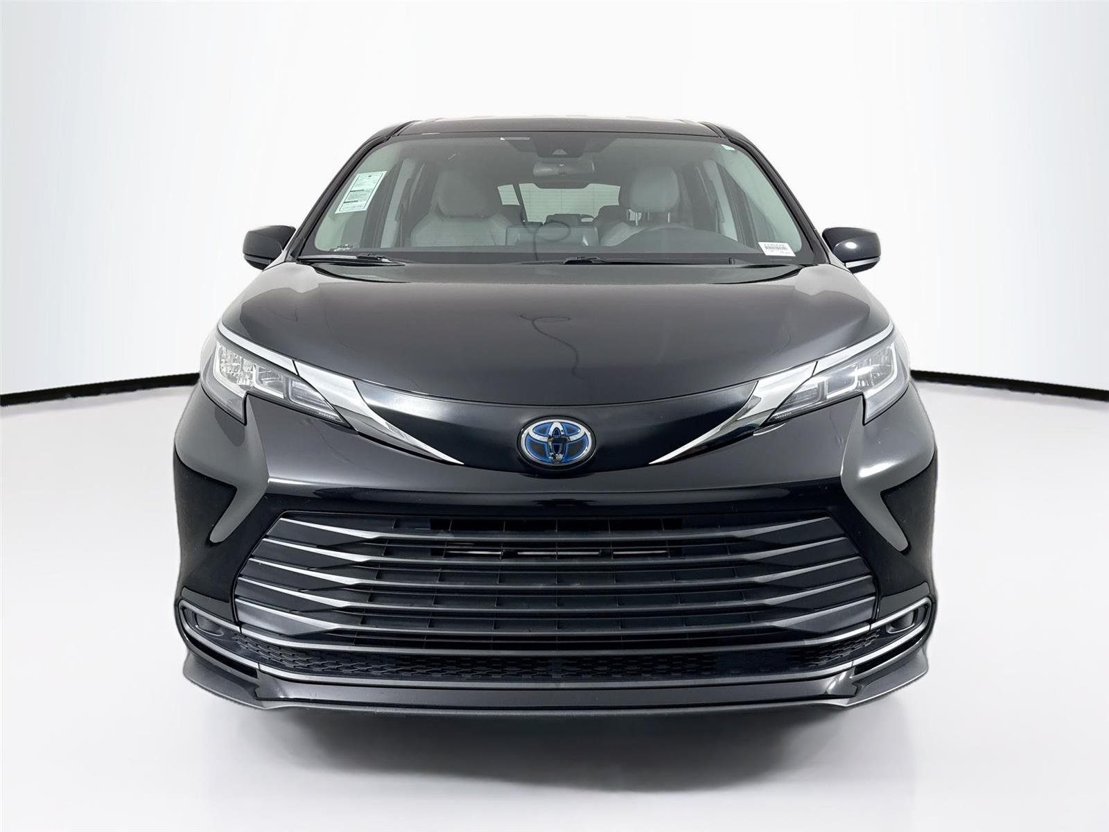 Used 2022 Midnight Black Metallic Toyota LE image 7