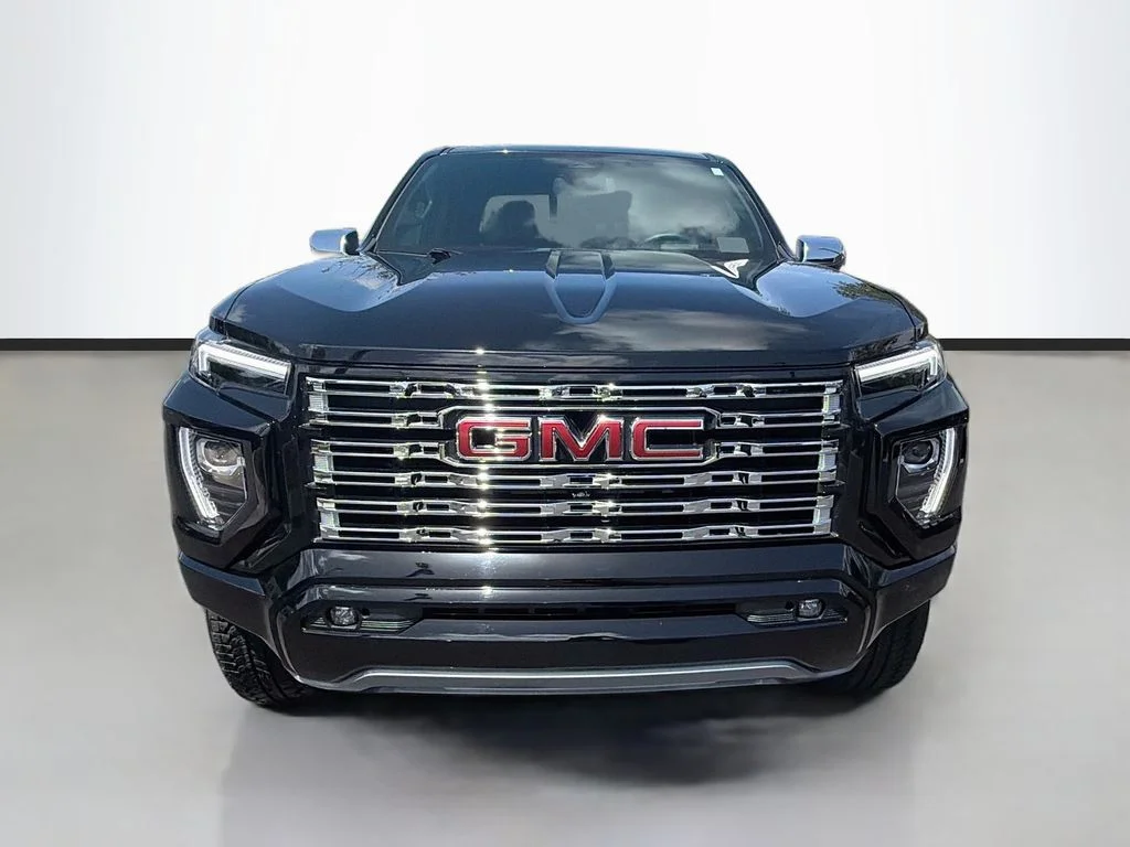 Used 2025 Onyx Black GMC Denali image 2
