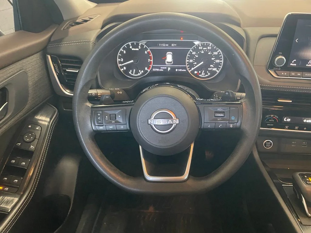 Used 2022 Gray Nissan SV image 13