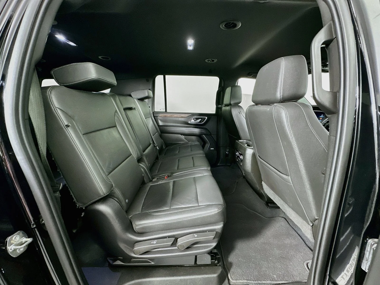 Used 2022 Black Chevrolet Z71 image 30