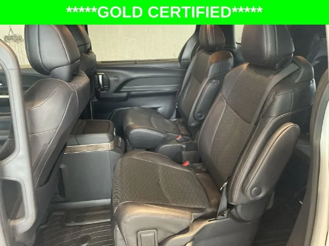 2025 Toyota Sienna Platinum - Photo 30