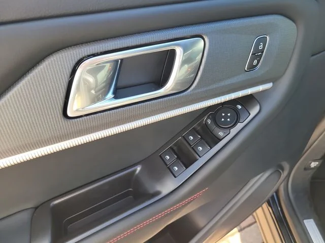 New 2027 Black Metallic Ford ST-Line image 18