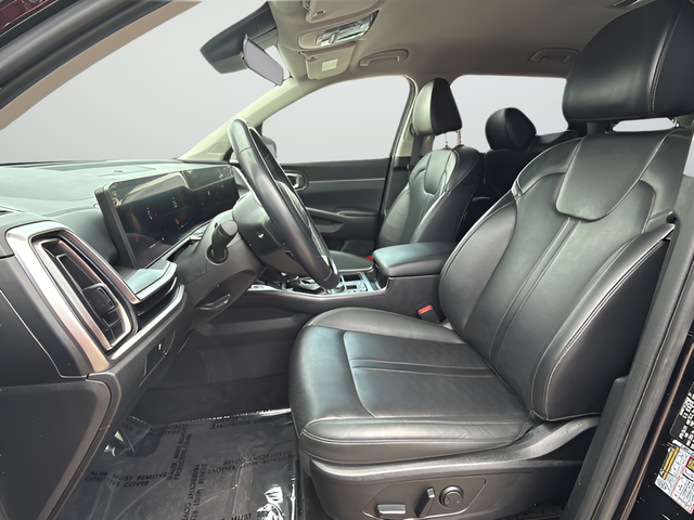 Used 2024 Black Kia S image 19