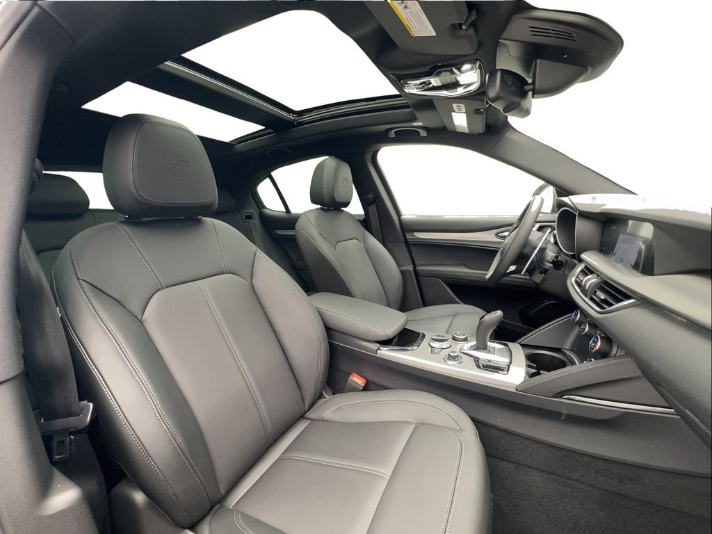 2025 Alfa Romeo Stelvio Base - Photo 34