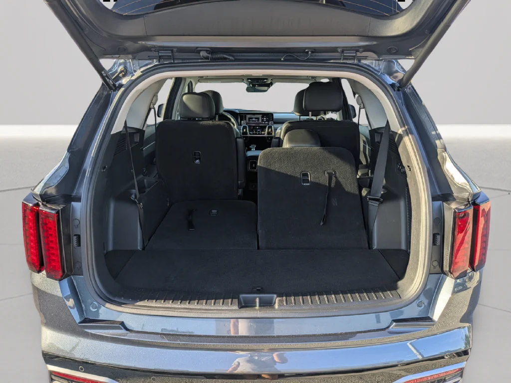 Used 2023 Gray Kia EX image 9