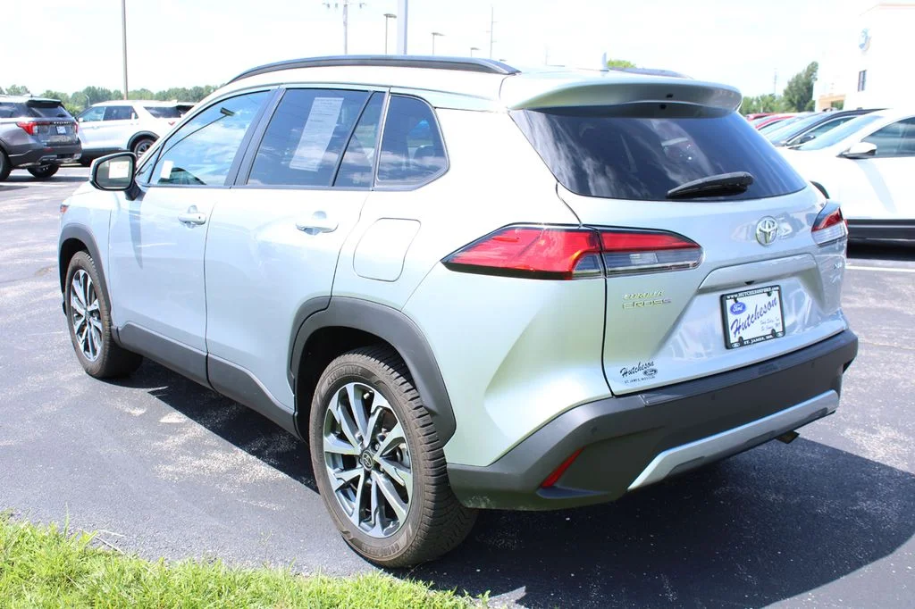 Used 2023 Silver Toyota XLE image 7