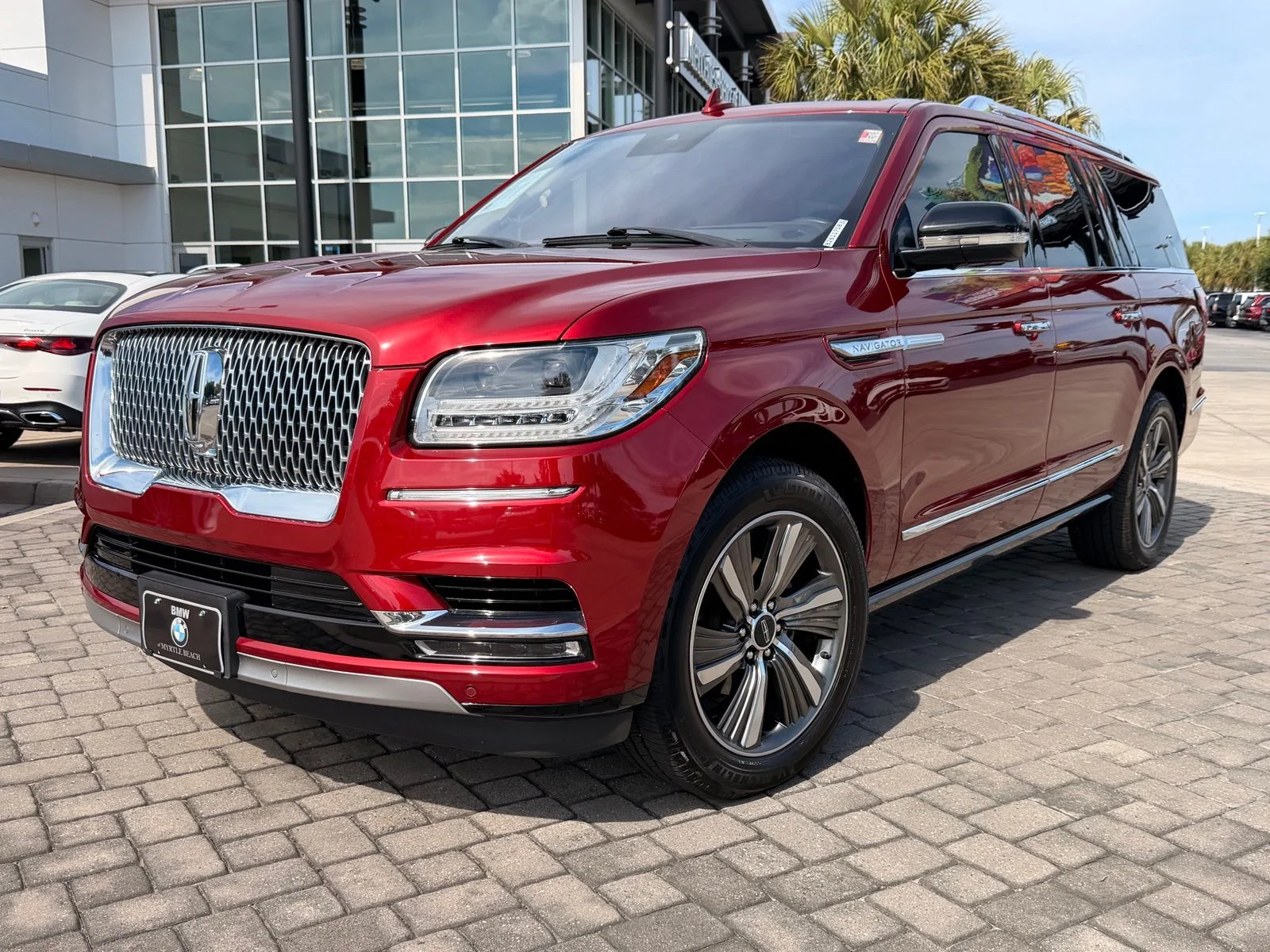 Used 2019 Ruby Red Metallic Lincoln Reserve image 1