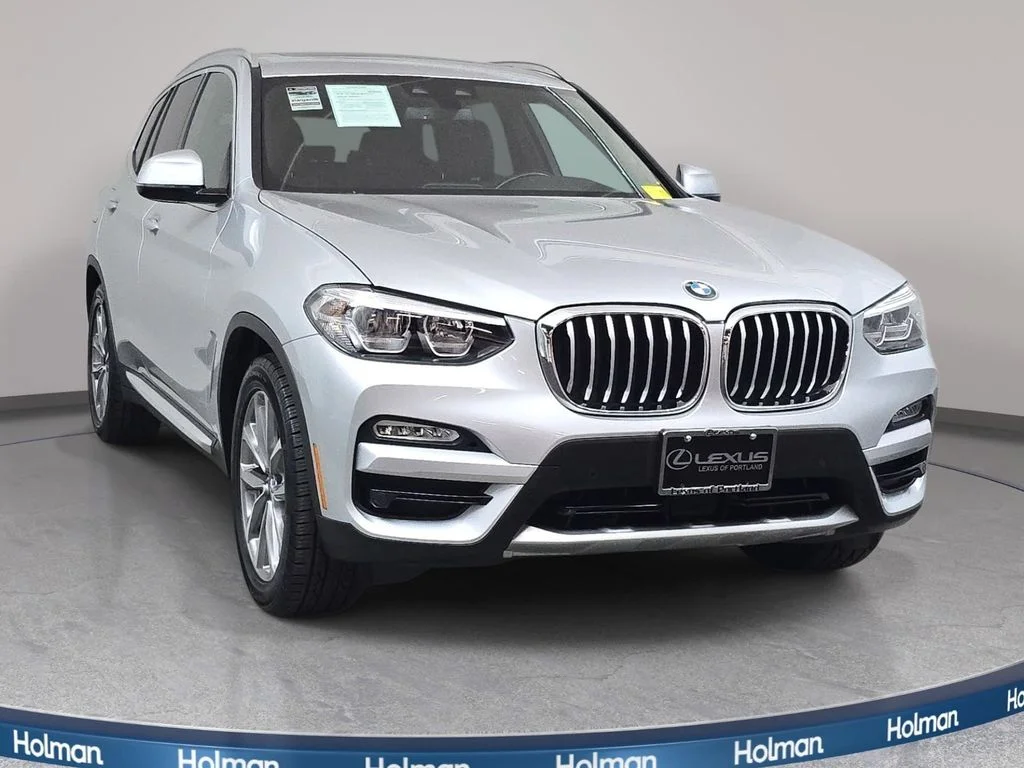 Used 2019 Silver BMW xDrive30i image 3