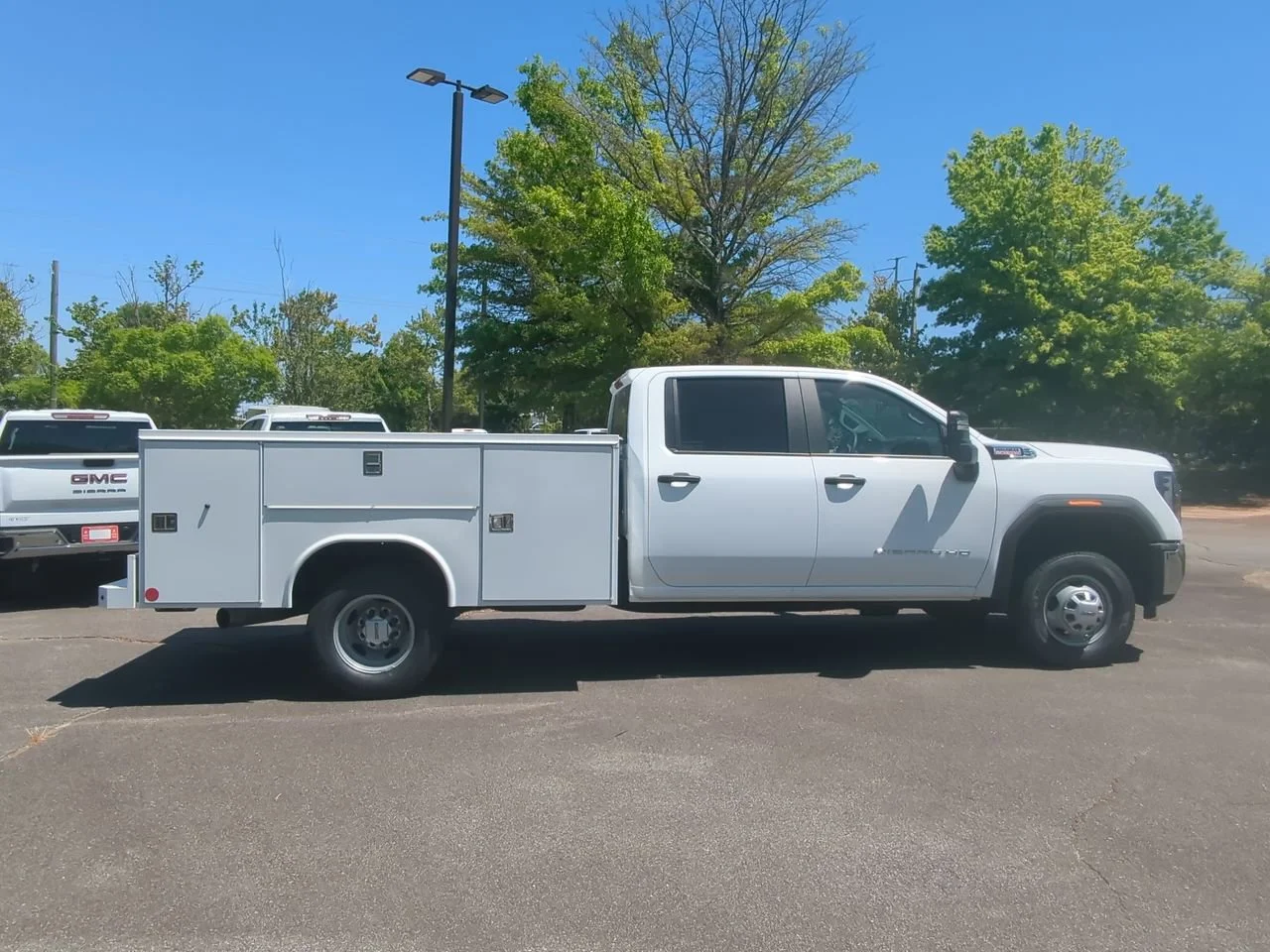New 2026 Summit White GMC Pro image 9