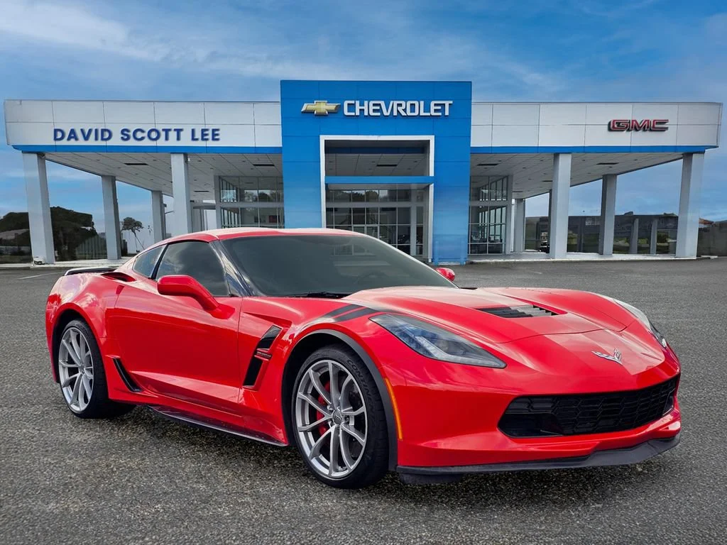 Used 2018 TORCH RED Chevrolet Grand Sport 1LT image 5