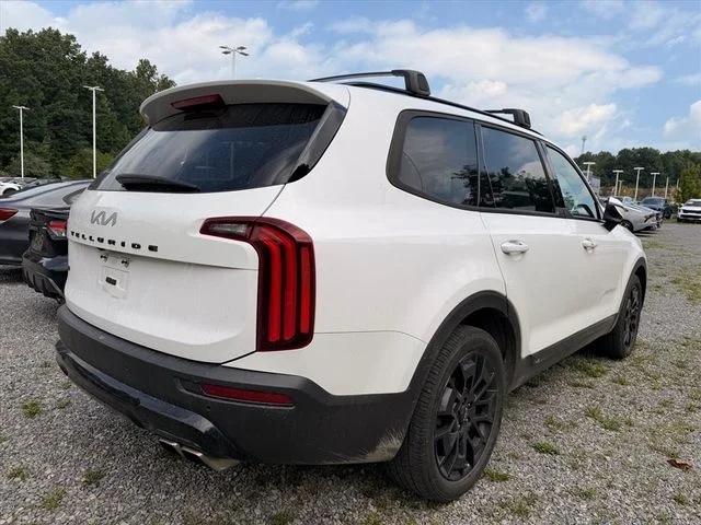 Used 2022 White Kia EX image 16