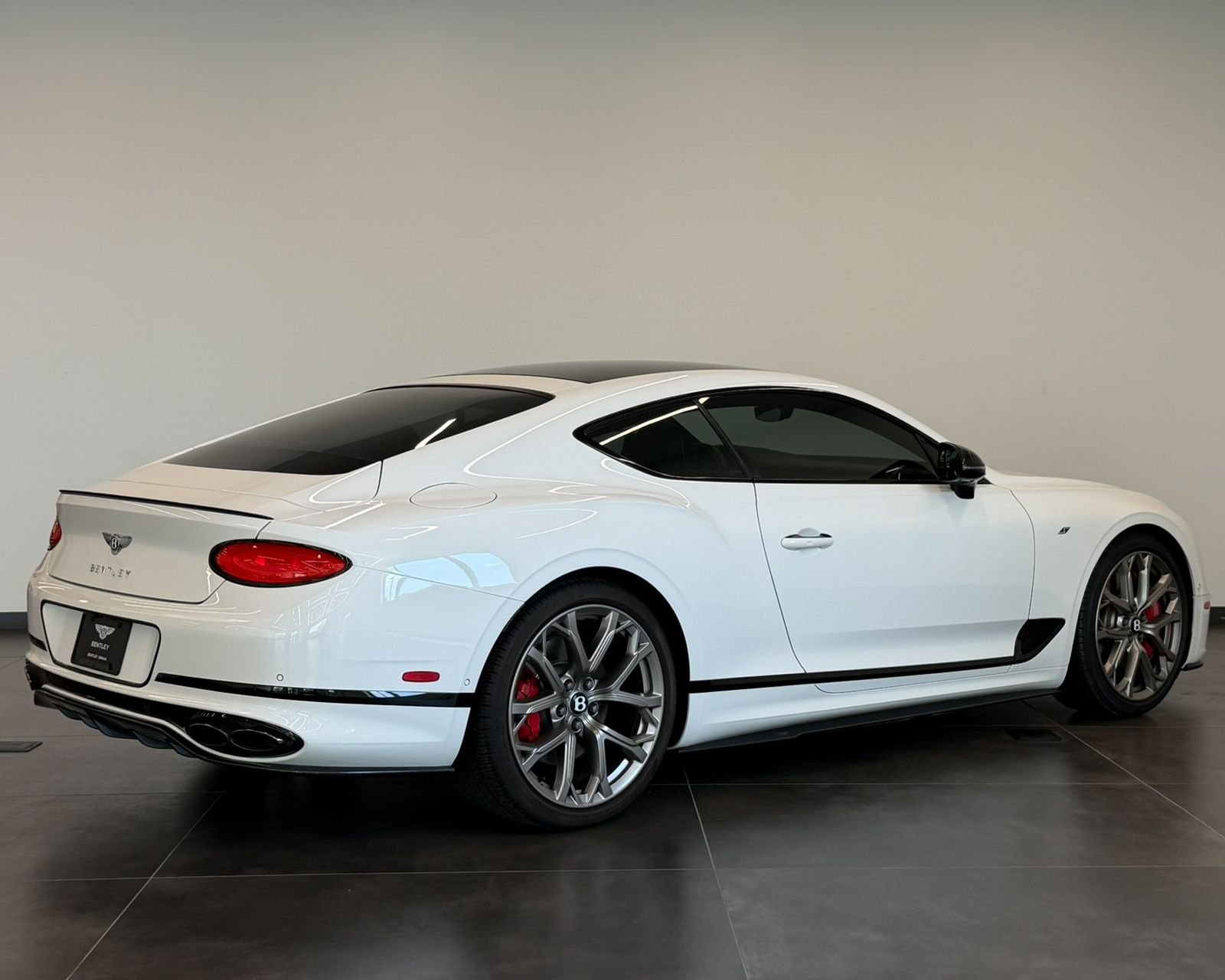 Used 2023 White Bentley V8 S image 9