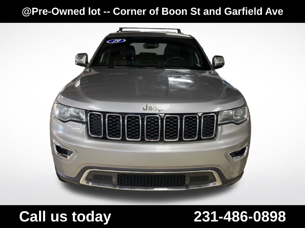 Used 2019 Silver Jeep Limited image 10