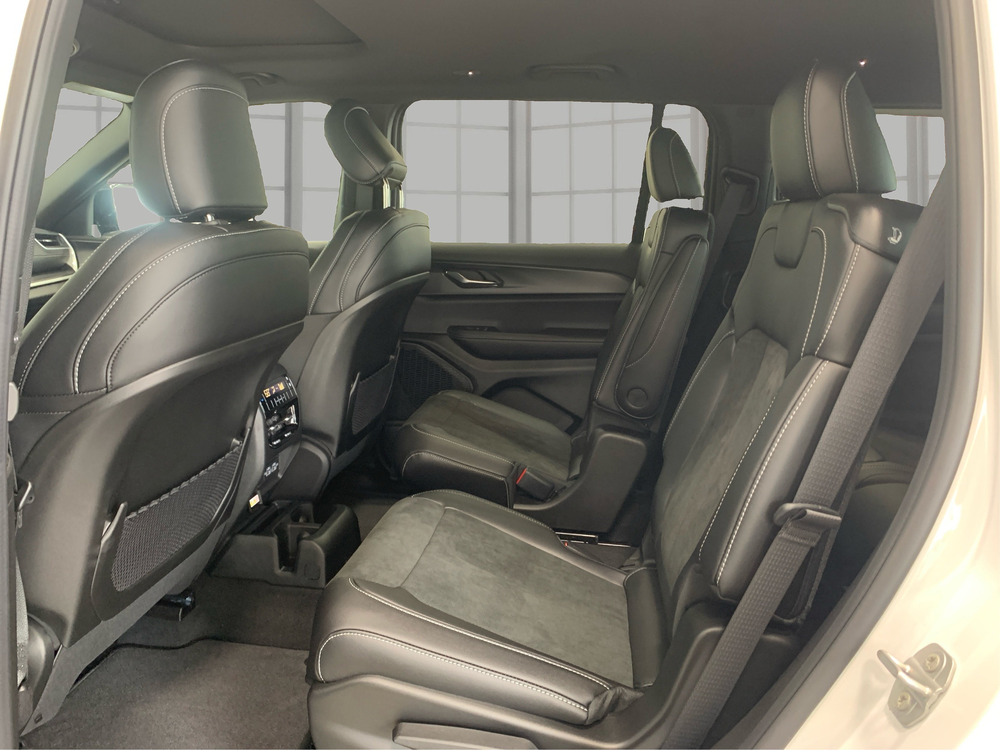 2025 Jeep Grand Cherokee L Altitude - Photo 10