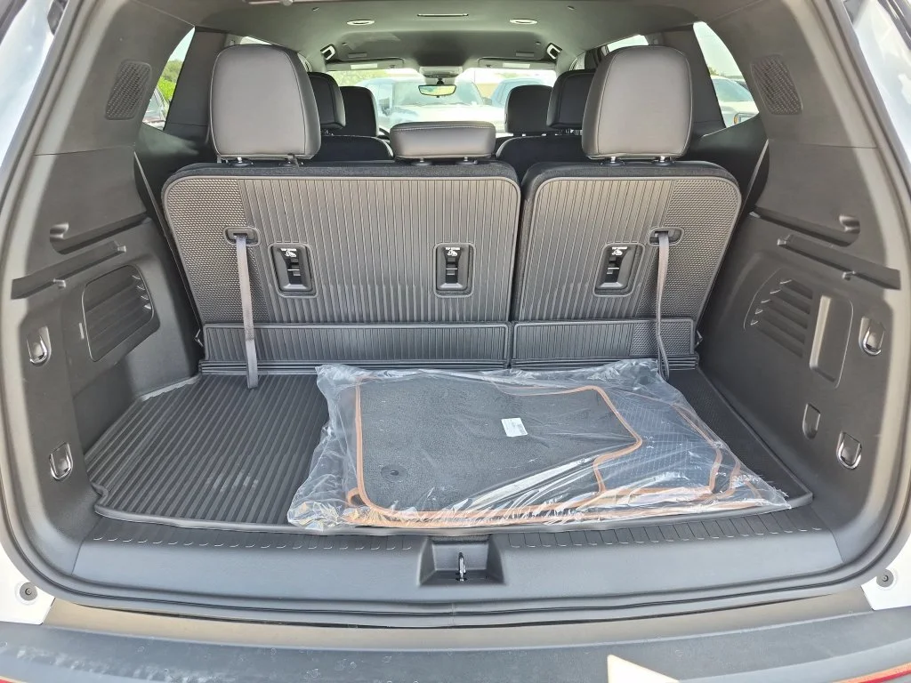 2027 GMC Acadia AT4 - Photo 38