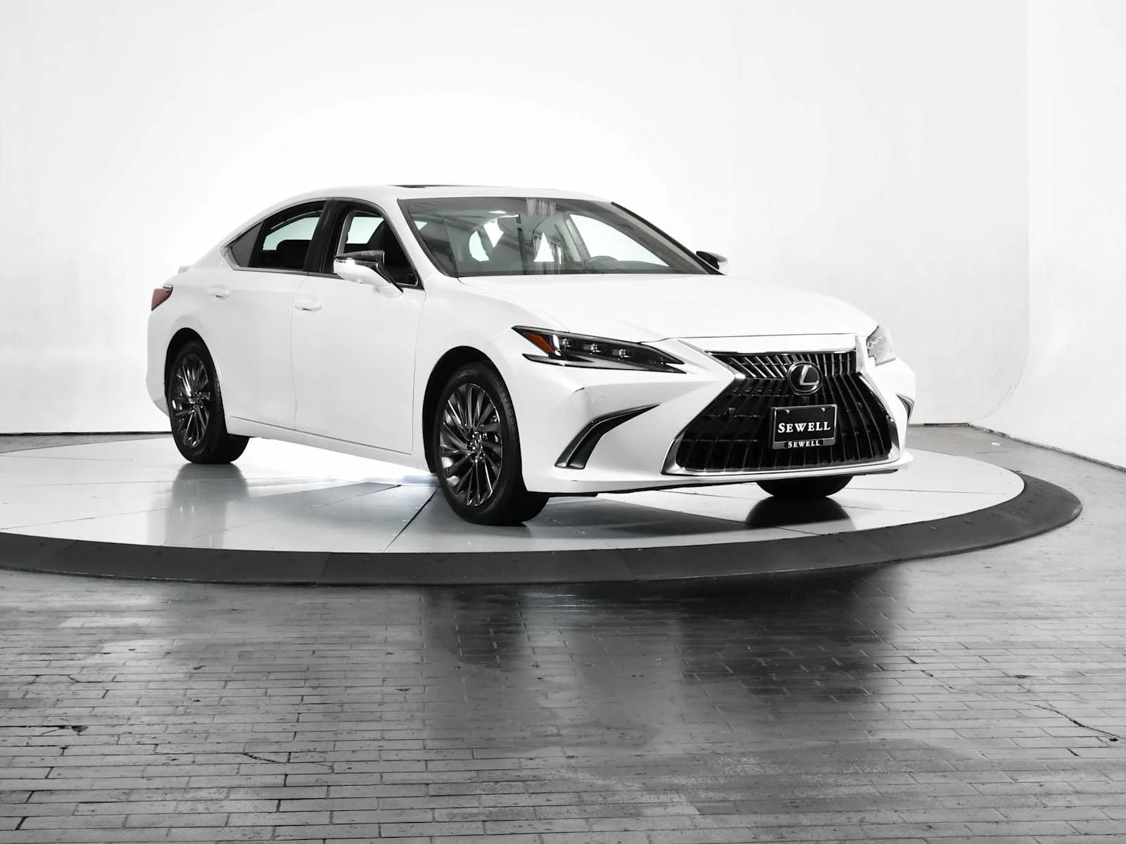 Used 2024 Eminent White Pearl Lexus Ultra Luxury image 6