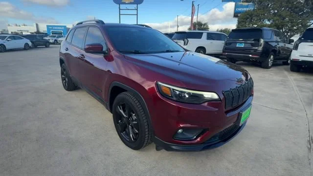 Used 2020 Jeep Cherokee Altitude with VIN 1C4PJLLB1LD568460 for sale in Seguin, TX