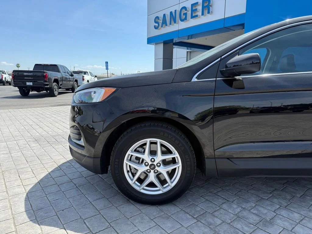 Used 2024 Black Ford SEL image 5