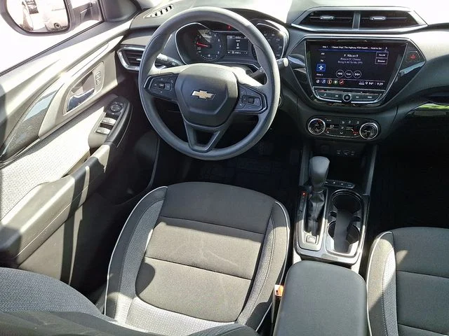 Used 2023 White Chevrolet LT image 14