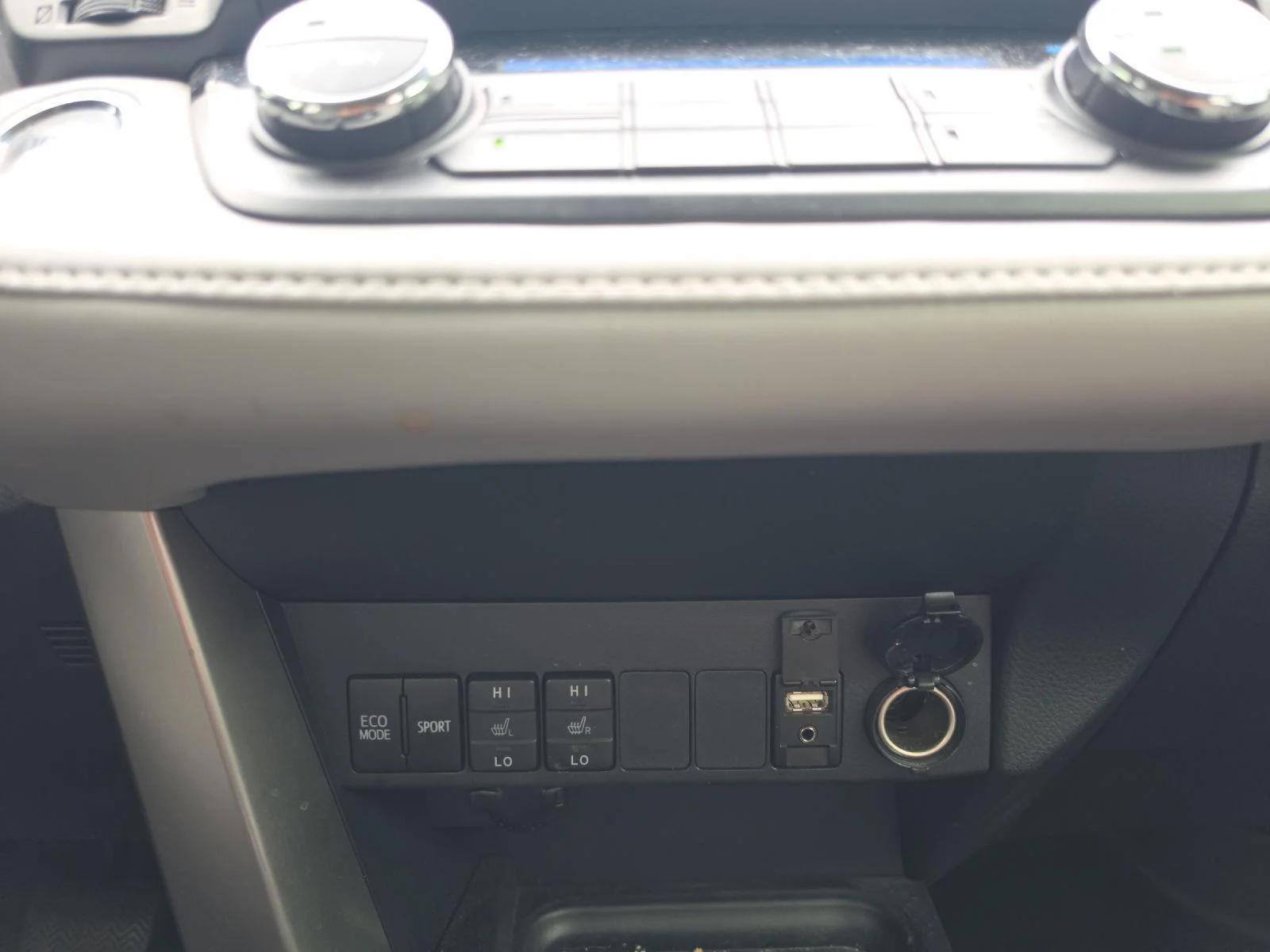 Certified Used 2018 Galactic Aqua Mica Toyota Limited image 29