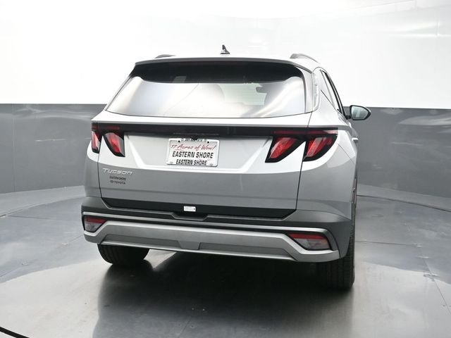 Used 2025 Silver Hyundai SEL image 6