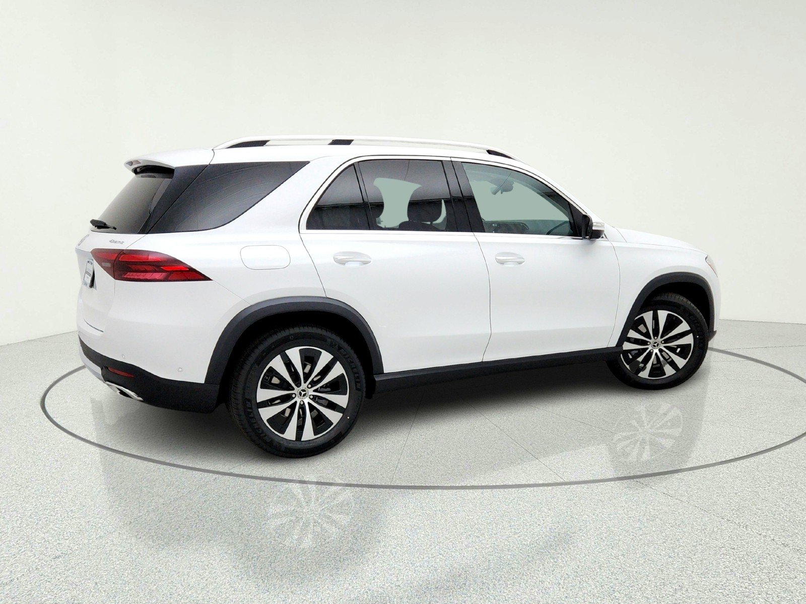 New 2026 MANUFAKTUR Moonlight White Metallic Mercedes-Benz GLE 350 4MATIC® SUV image 8
