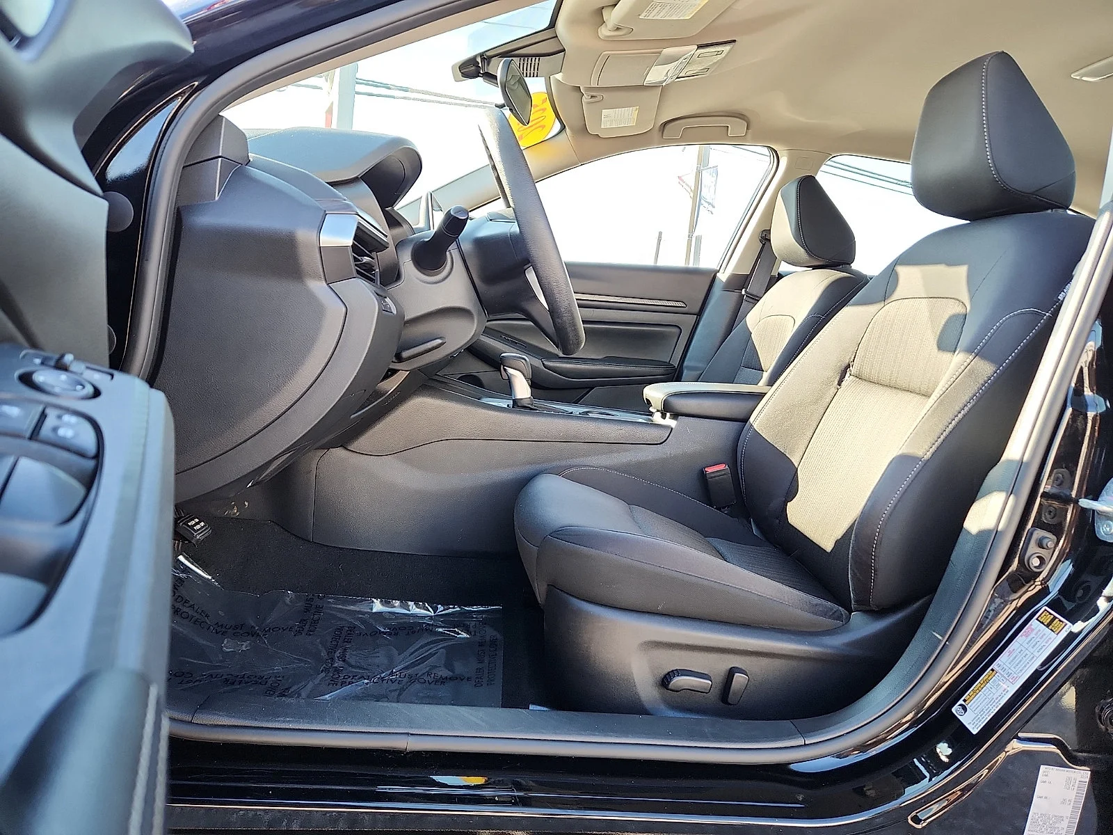 Used 2025 Super Black Nissan 2.5 SV image 13