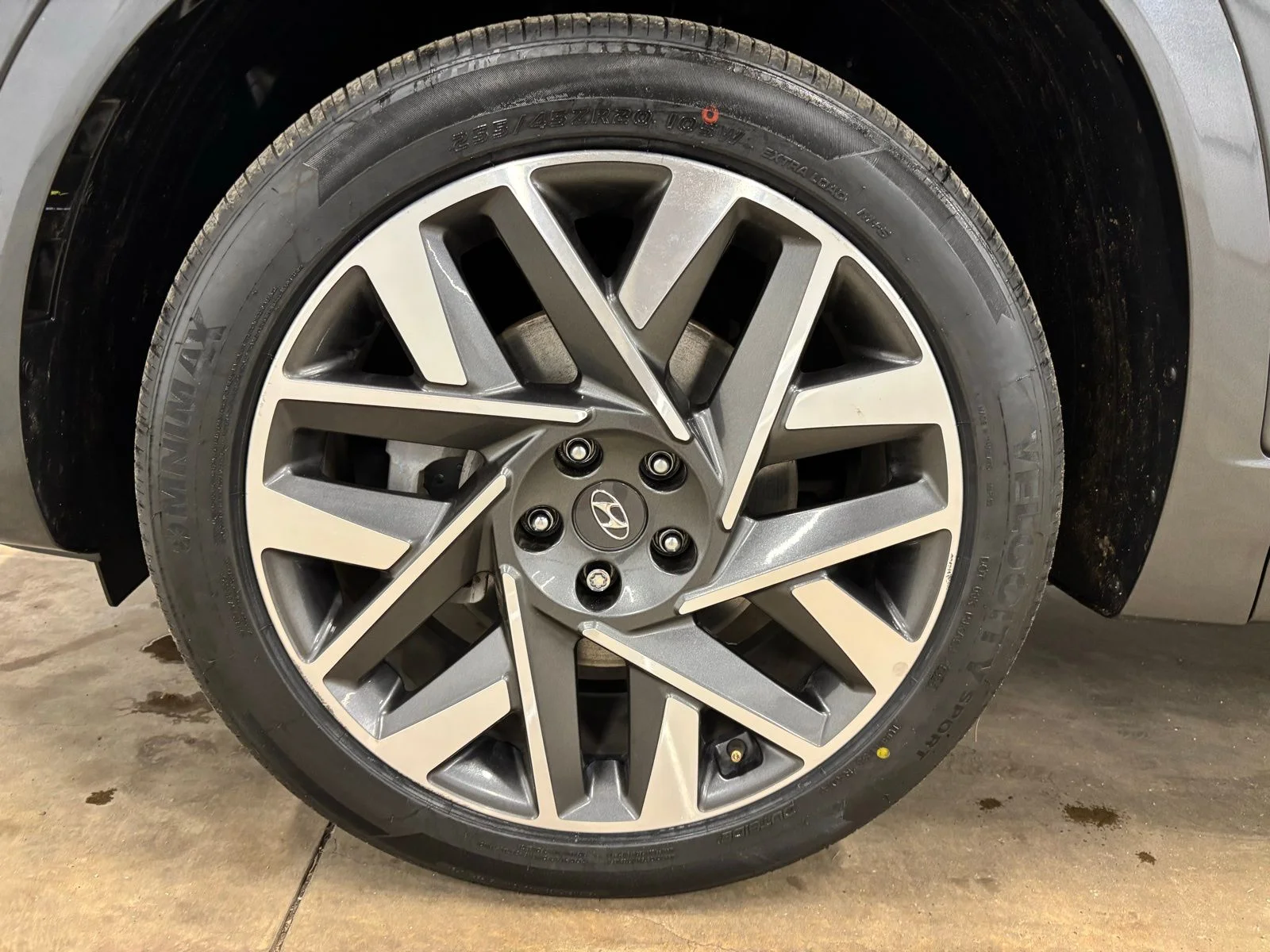 Used 2023 Gray Hyundai Calligraphy image 9