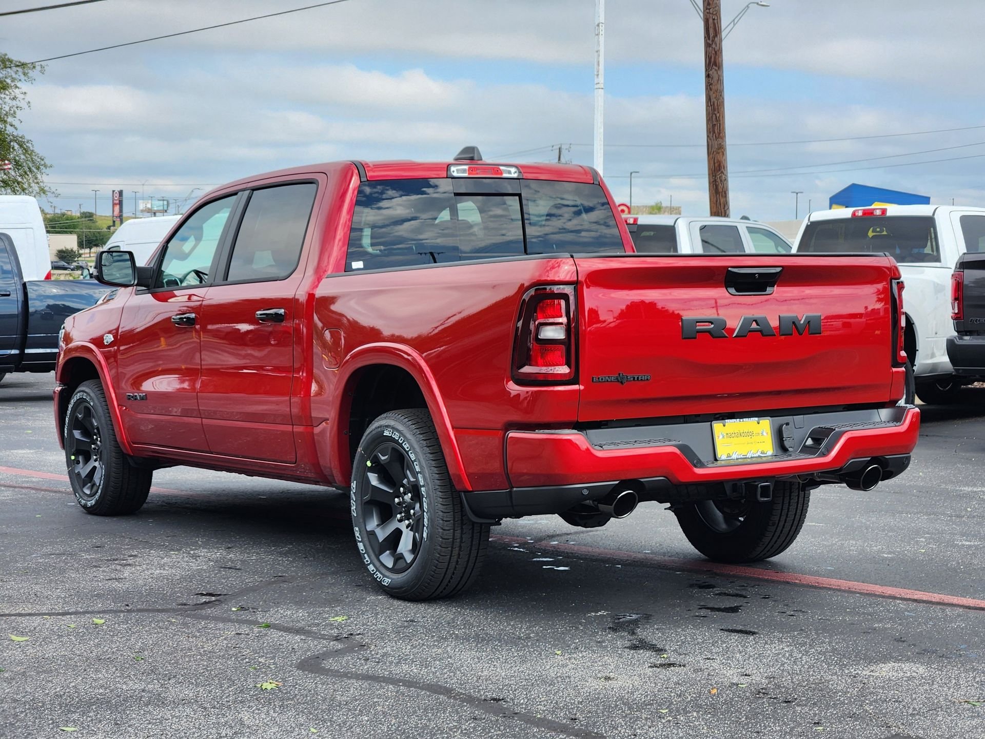 New 2026 Molten Red Pearl-Coat Exterior Paint RAM Big Horn/Lone Star image 5