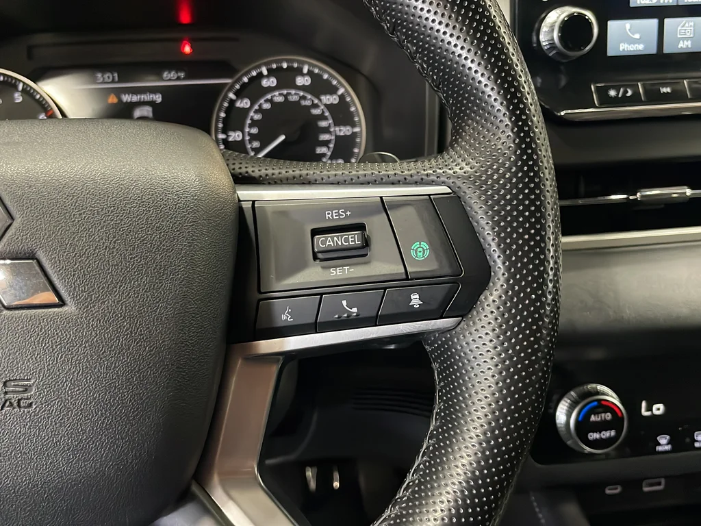 Used 2024 Black Mitsubishi SE image 17