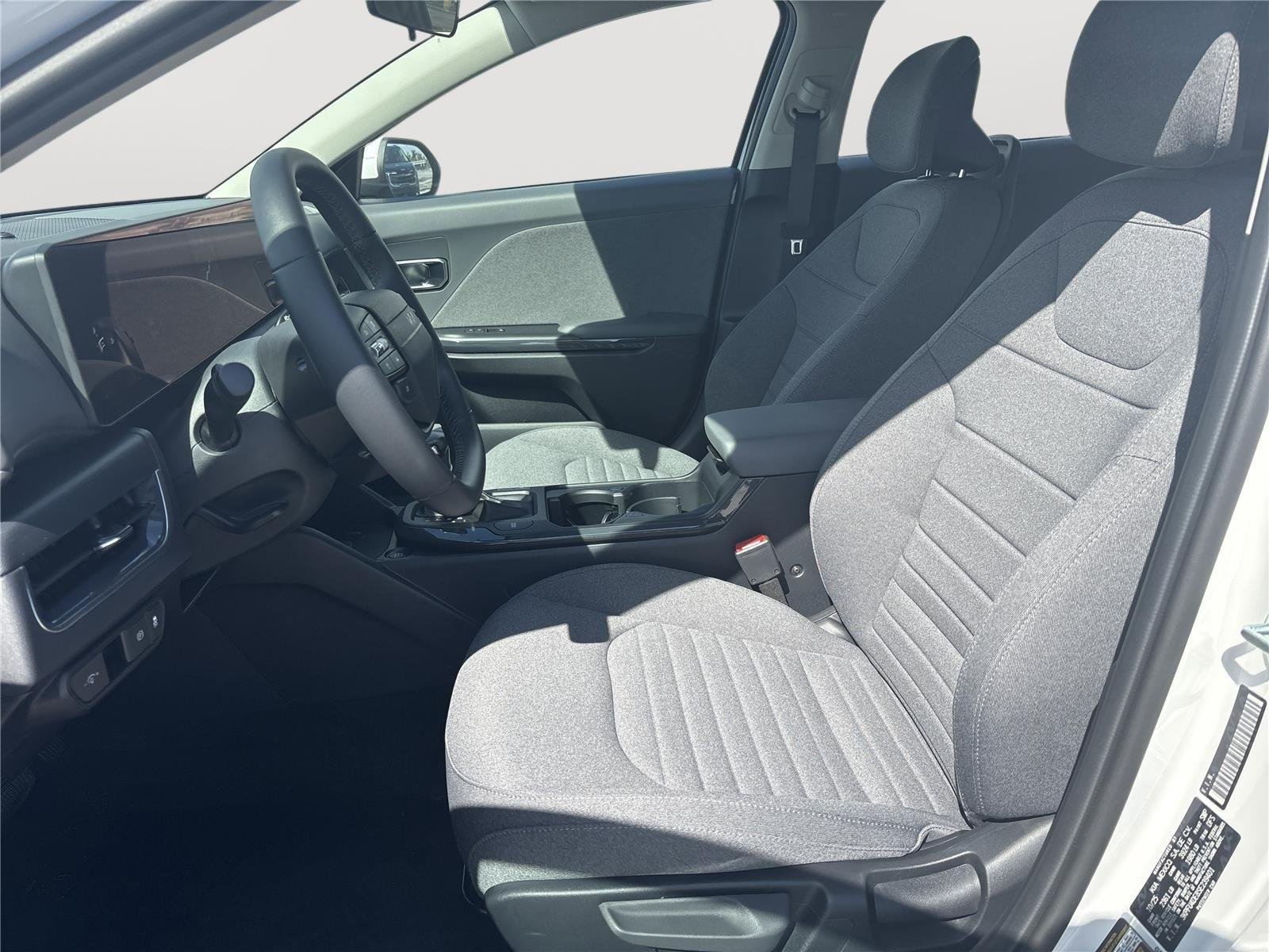 New 2025 Snow White Pearl Kia EX image 8