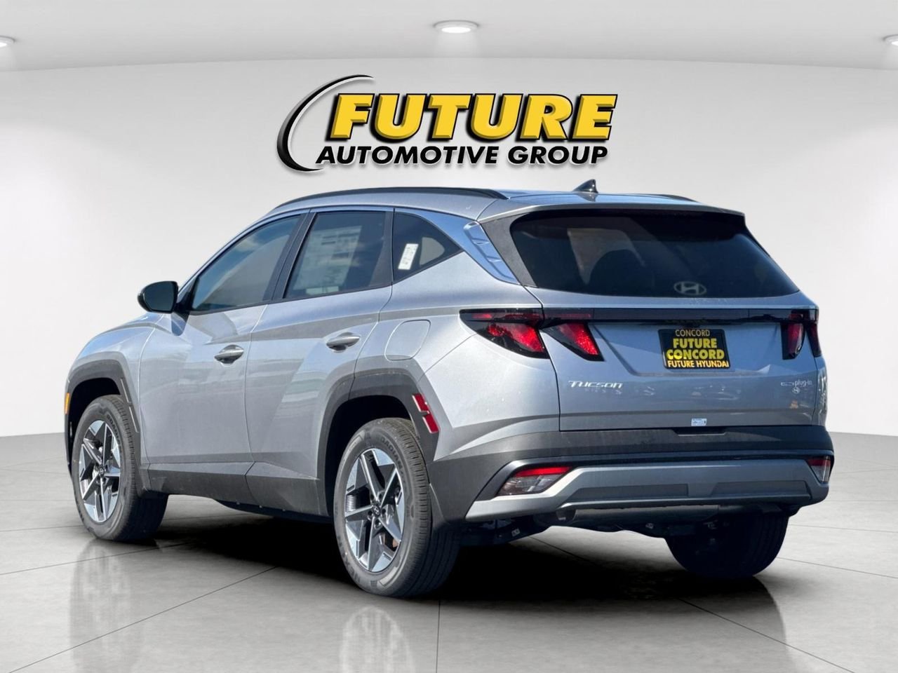 New 2025 Silver Hyundai SEL image 5