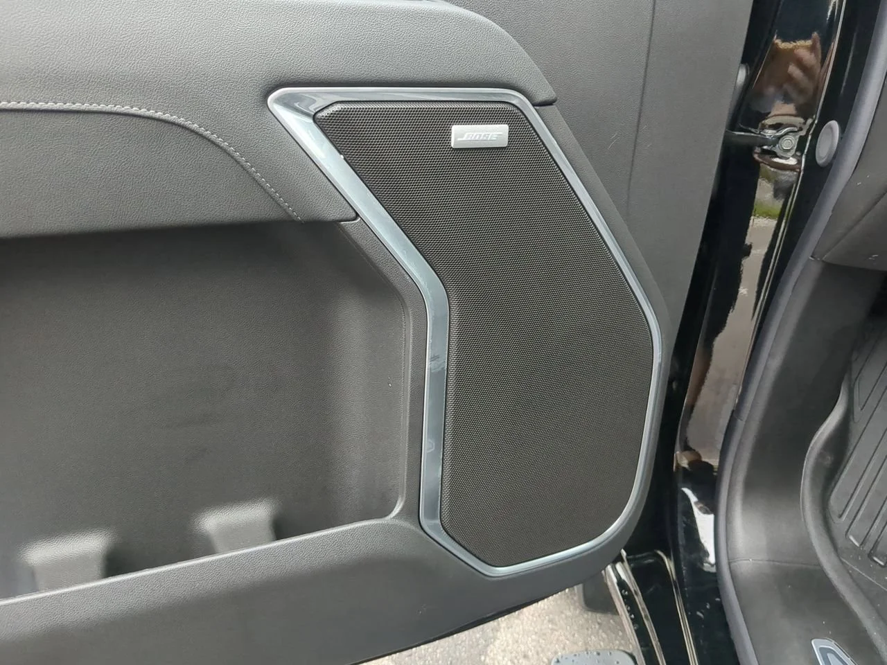 New 2026 Onyx Black GMC Elevation image 23