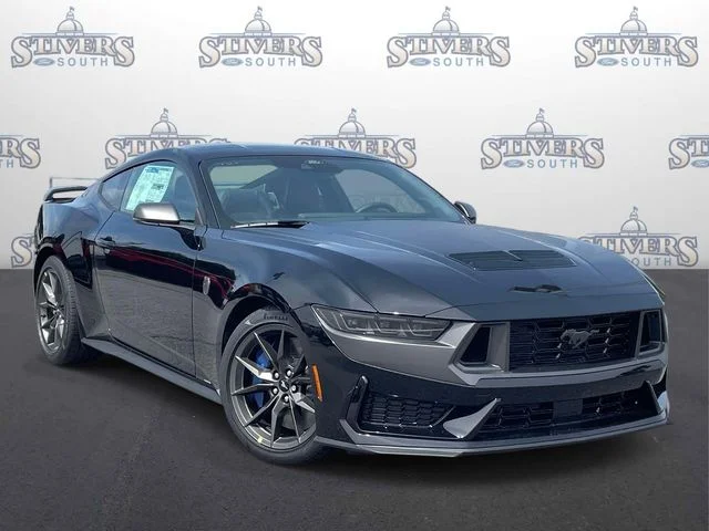 2026 Ford Mustang Dark Horse's photo