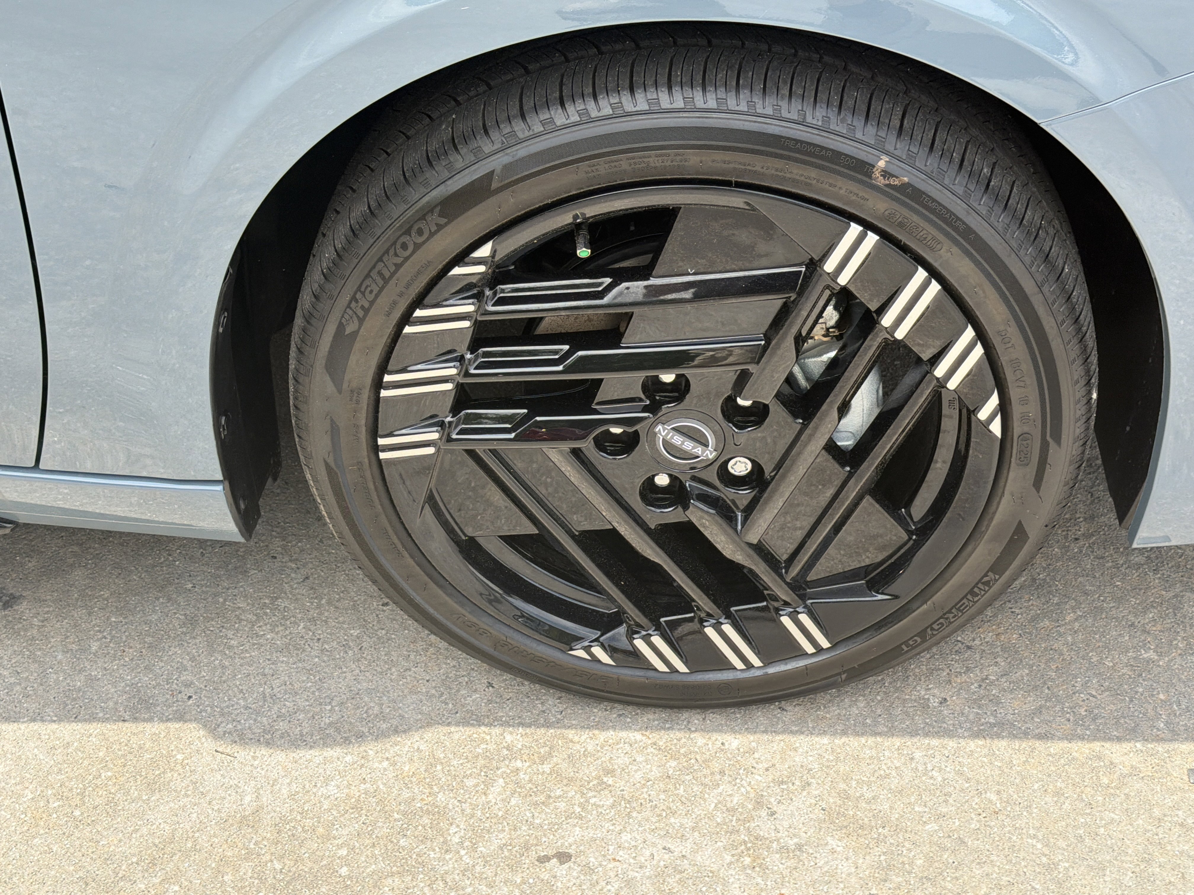 New 2026 Atlantic Gray Metallic Nissan SR image 13