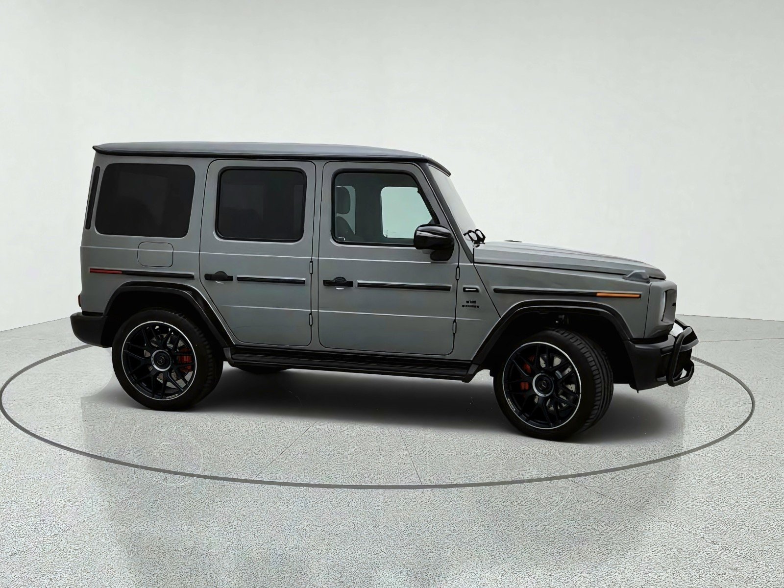 New 2027 MANUFAKTUR Arabian Grey Non- Metallic Mercedes-Benz AMG® G 63 SUV image 6