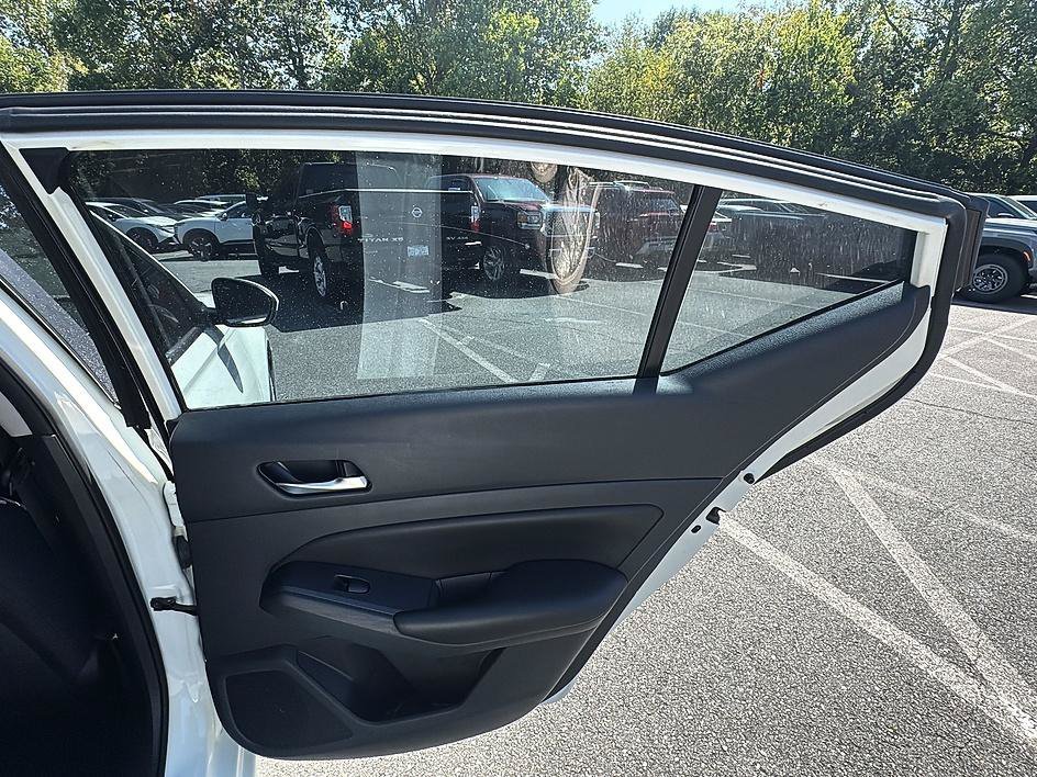 Used 2022 Glacier White Nissan 2.5 S image 28