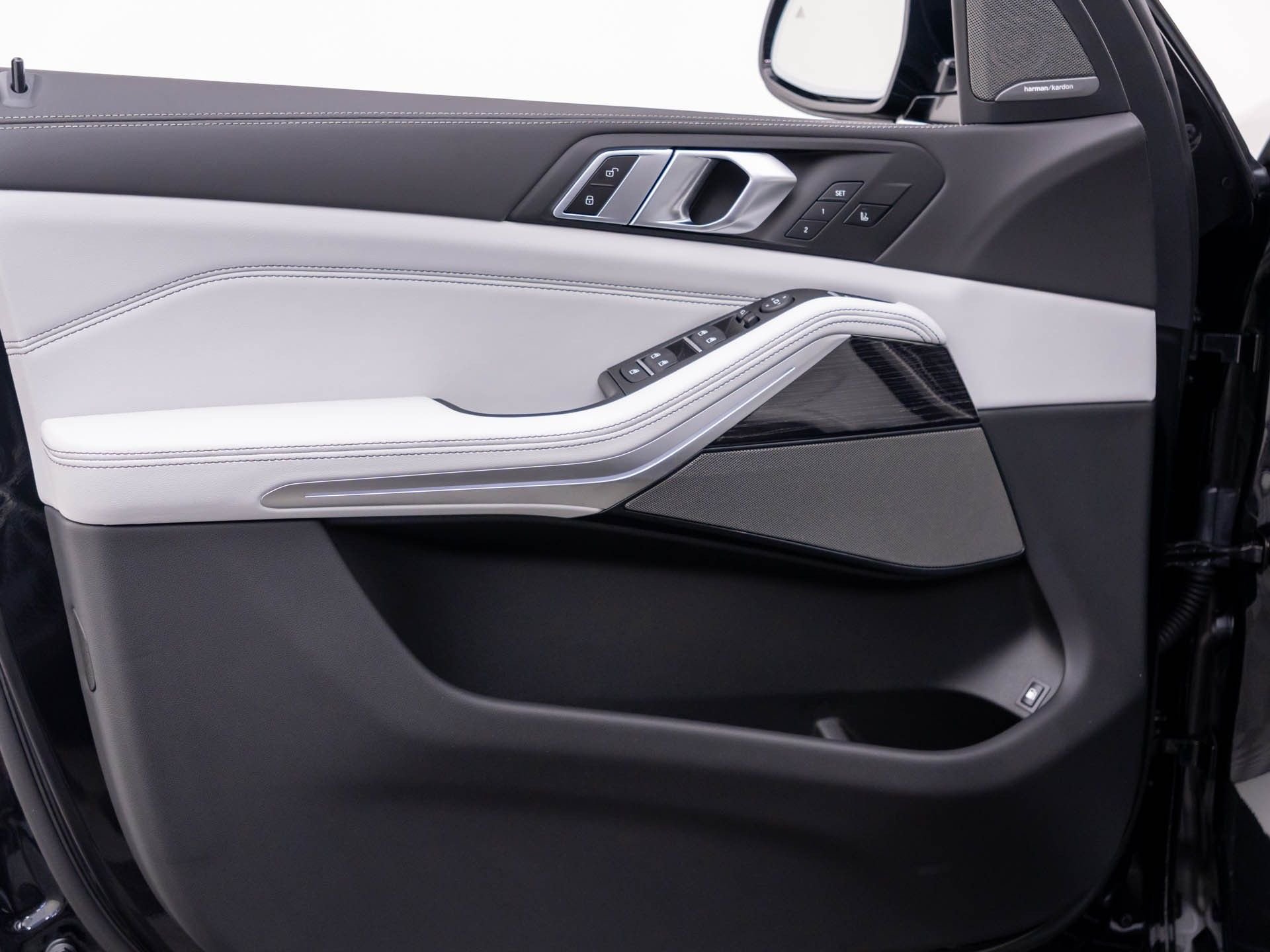 New 2026 Black Sapphire Metallic BMW xDrive50e image 14