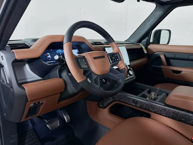 New 2026 Charente Grey Land Rover  OCTA image 9