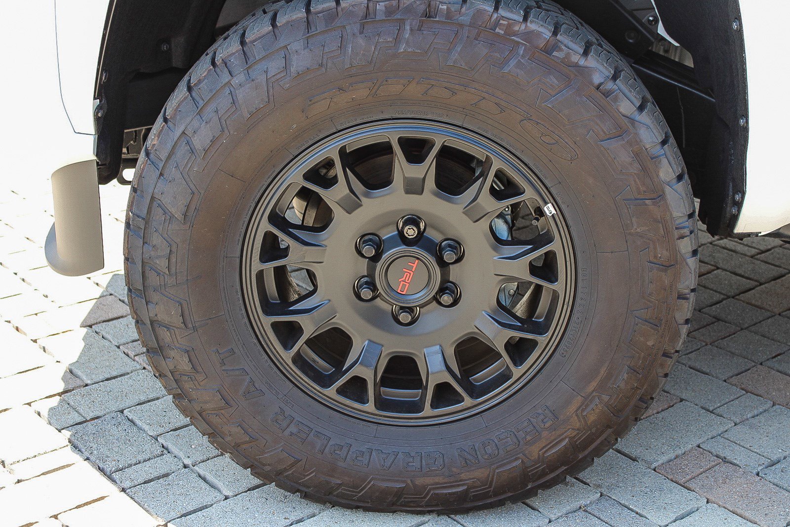 2025 Toyota Tacoma SR5 - Photo 11