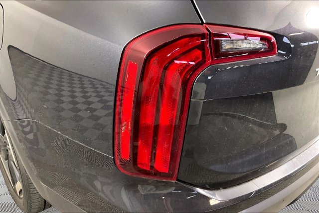 Used 2025  Kia S image 18